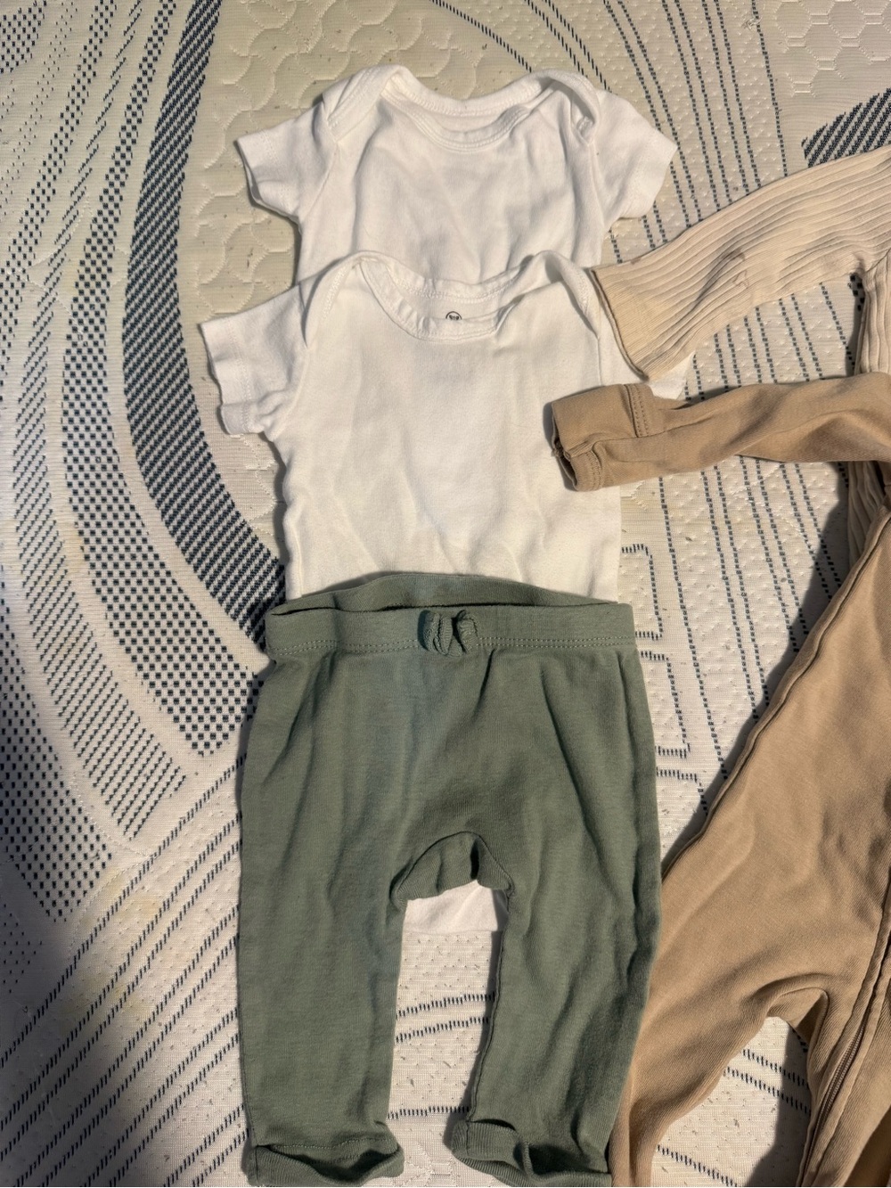 15 piece 0-3 month baby clothes